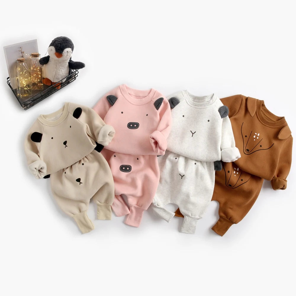 Winter-Babykleidungssets