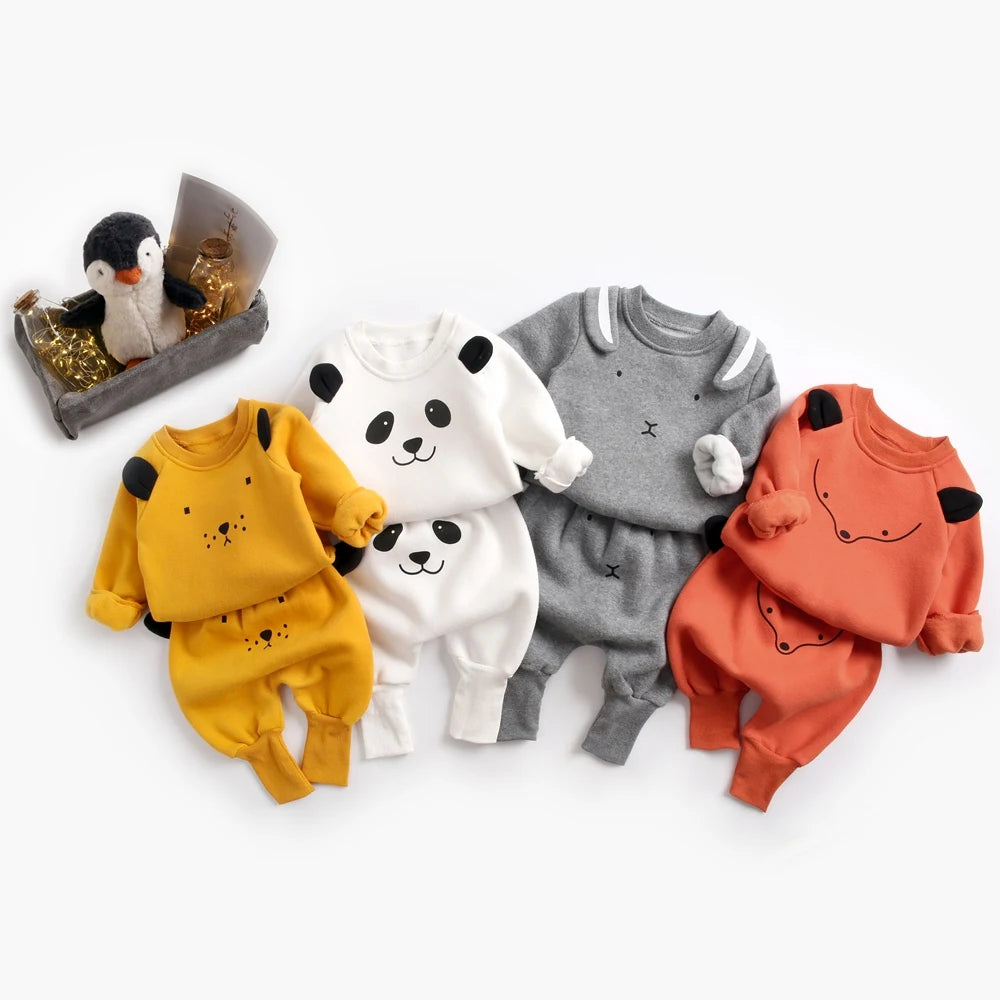 Winter-Babykleidungssets