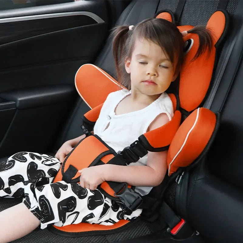 Tragbarer Kinderautositz mit Cartoon-Motiv