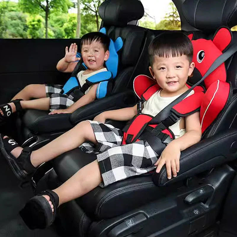 Tragbarer Kinderautositz mit Cartoon-Motiv